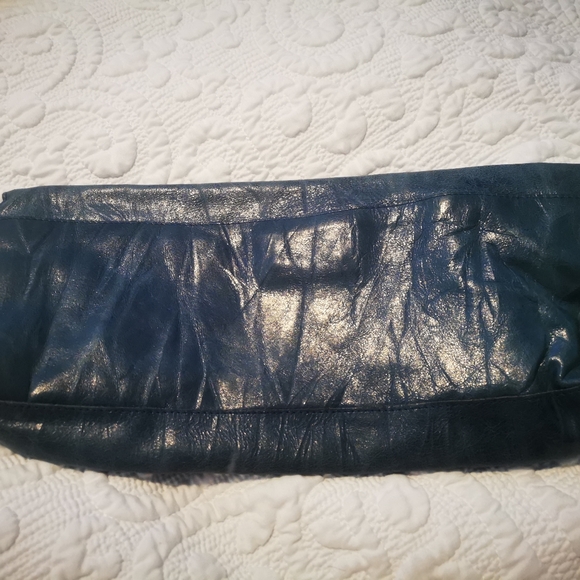 Clutch - Picture 2 of 4